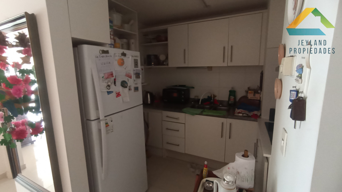 Apartamento ID.136 - SE VENDE APARTAMENTO 2 DORM EN EDIFICIO SUMMER TOWER 