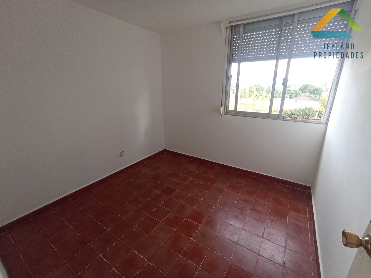 Apartamento ID.123 - SE VENDE APTO 2 DORMITORIOS EN COMPLEJO B8 BARRIO INVE MALDONADO