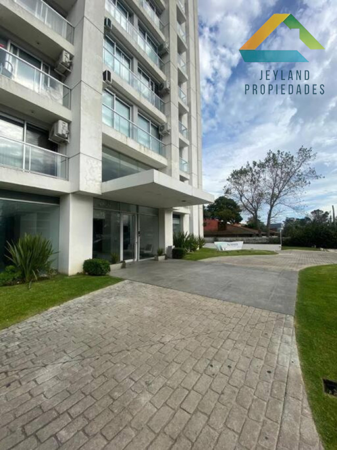 Apartamento ID.136 - SE VENDE APARTAMENTO 2 DORM EN EDIFICIO SUMMER TOWER 