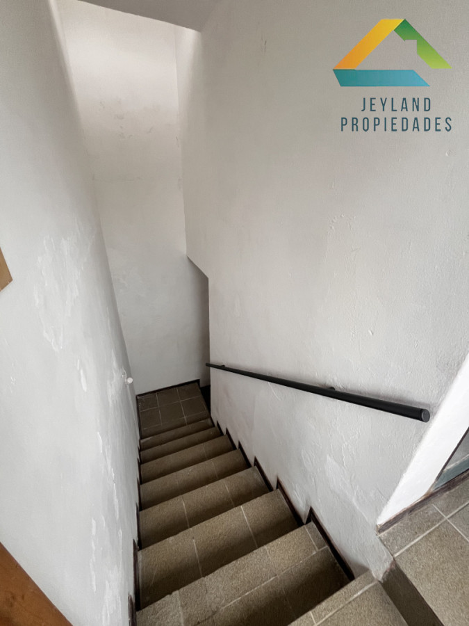Apartamento ID.472 - SE ALQUILA OFICINA O VIVIENDA CENTRO MALDONADO