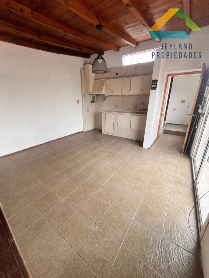 Apartamento ID.472 - SE ALQUILA OFICINA O VIVIENDA CENTRO MALDONADO