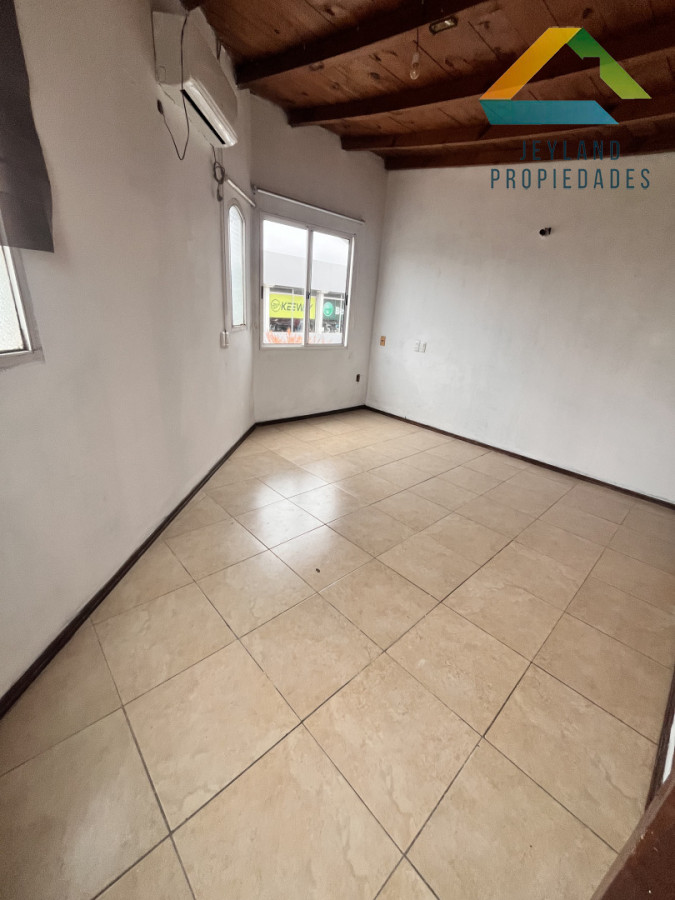 Apartamento ID.472 - SE ALQUILA OFICINA O VIVIENDA CENTRO MALDONADO