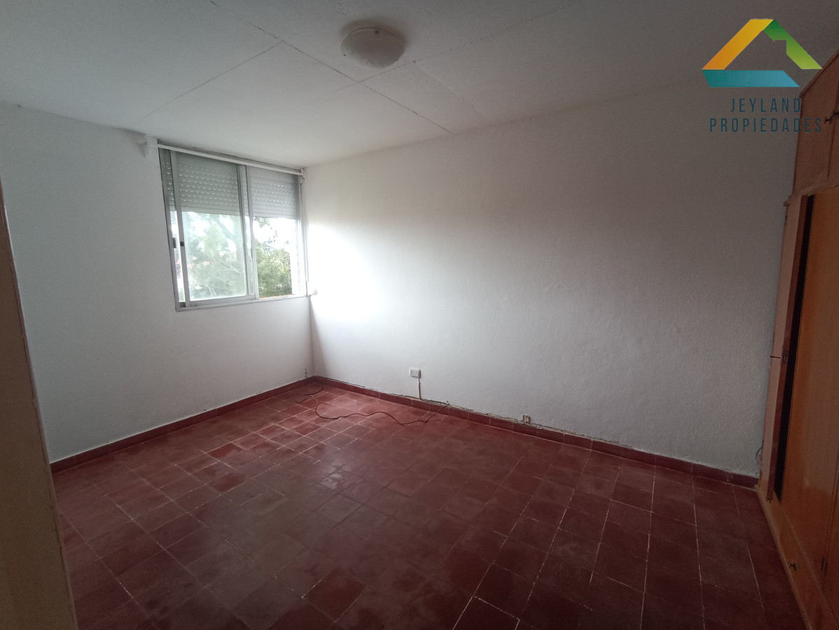 Apartamento ID.123 - SE VENDE APTO 2 DORMITORIOS EN COMPLEJO B8 BARRIO INVE MALDONADO