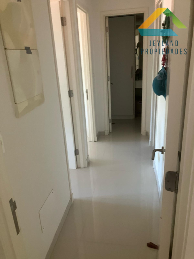 Apartamento ID.136 - SE VENDE APARTAMENTO 2 DORM EN EDIFICIO SUMMER TOWER 