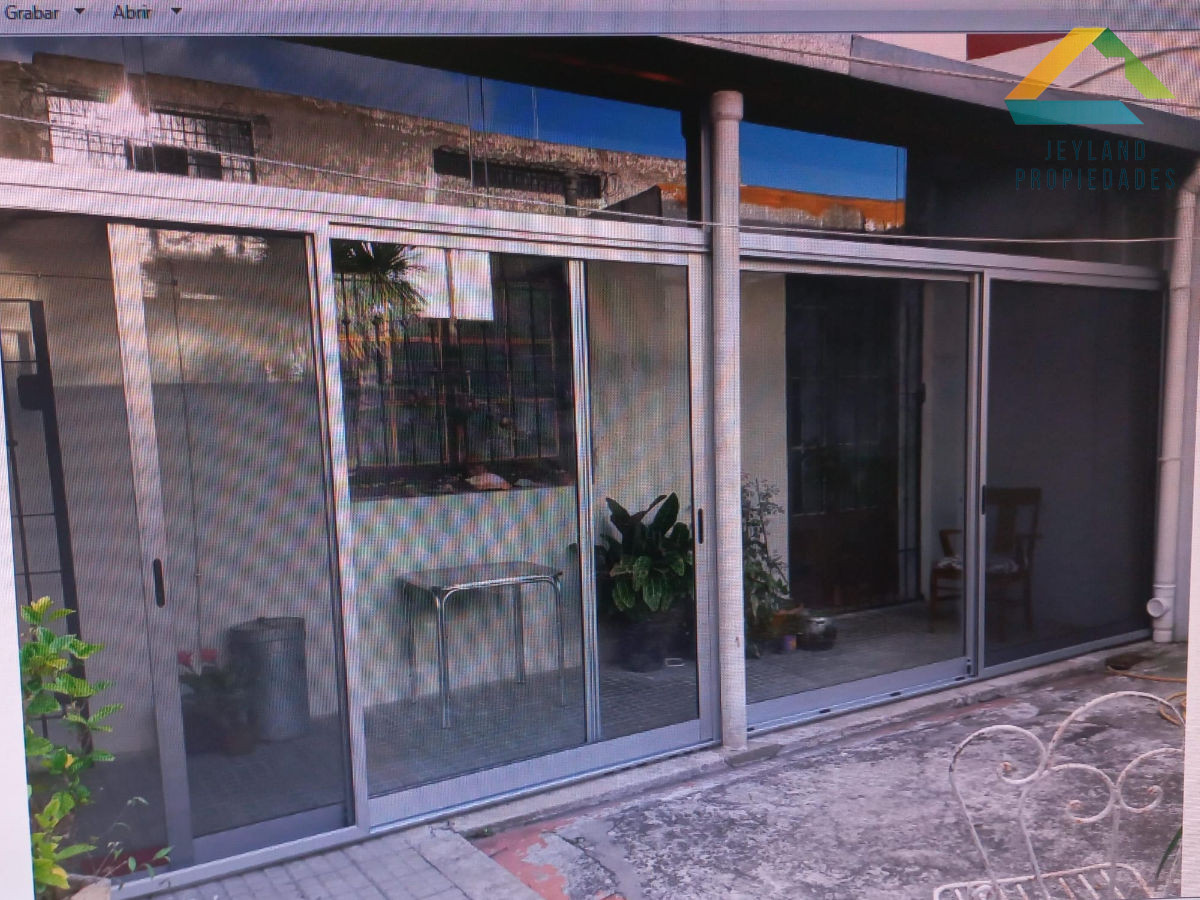 Apartamento ID.100 - SE VENDE CASA  CON 2 DORMITORIOS EN CENTRO DE SAN CARLOS 