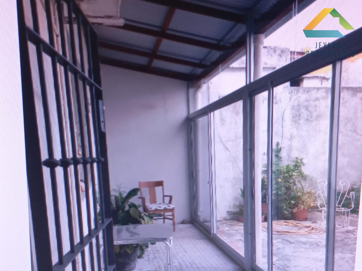 Apartamento ID.100 - SE VENDE CASA  CON 2 DORMITORIOS EN CENTRO DE SAN CARLOS 