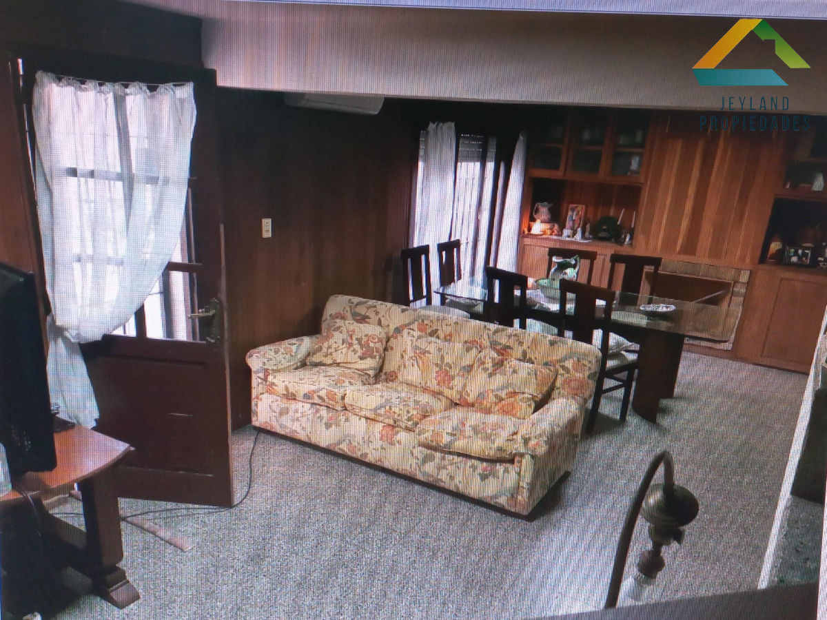 Apartamento ID.100 - SE VENDE CASA  CON 2 DORMITORIOS EN CENTRO DE SAN CARLOS 