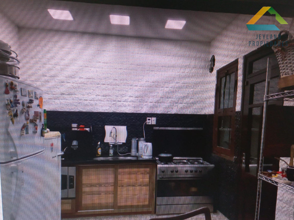Apartamento ID.100 - SE VENDE CASA  CON 2 DORMITORIOS EN CENTRO DE SAN CARLOS 