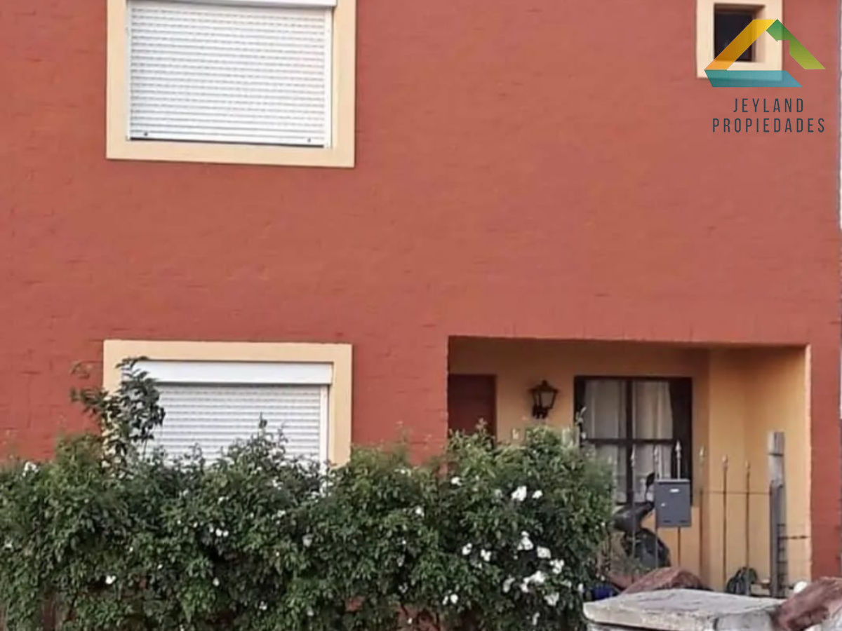 Apartamento ID.101 - SE VENDE VIVIENDA  DUPLEX 3 DORMITORIOS EN SAN CARLOS 