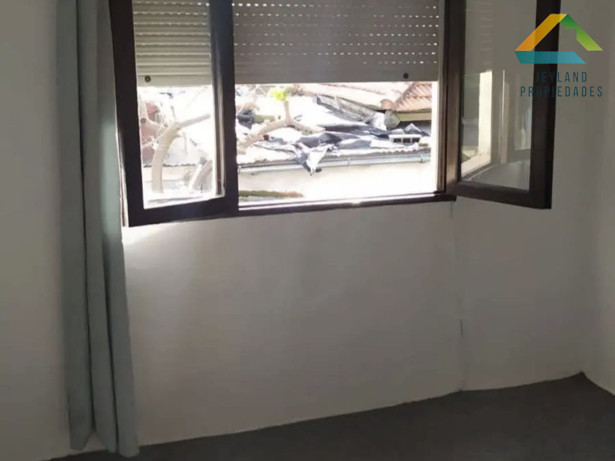 Apartamento ID.101 - SE VENDE VIVIENDA  DUPLEX 3 DORMITORIOS EN SAN CARLOS 