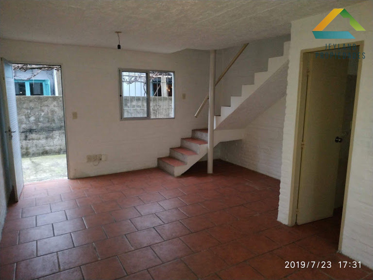 Apartamento ID.2 - SE ALQUILA APTO ZONA UNIV. CURE MALDONADO C/GARANTIAS