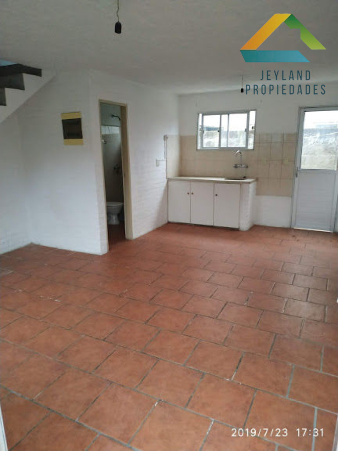 Apartamento ID.2 - SE ALQUILA APTO ZONA UNIV. CURE MALDONADO C/GARANTIAS