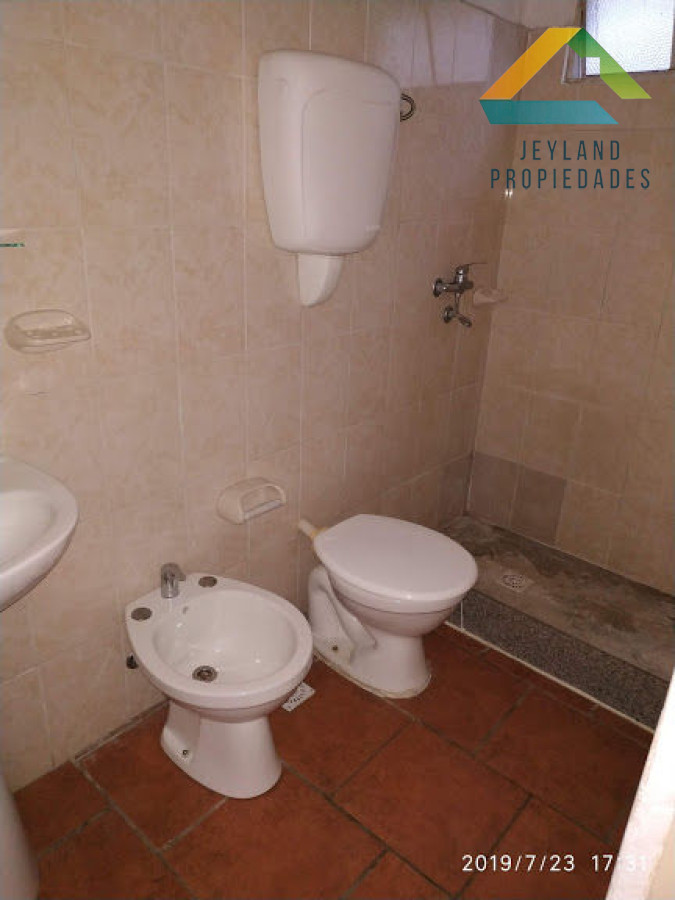 Apartamento ID.2 - SE ALQUILA APTO ZONA UNIV. CURE MALDONADO C/GARANTIAS