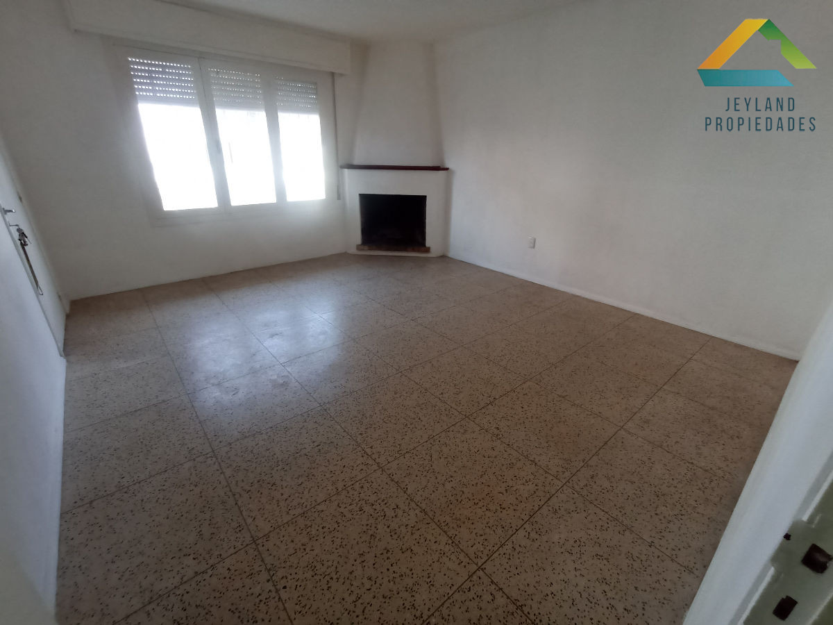 Apartamento ID.45 - SE VENDE APARTAMERTO 1 DORM AMPLIO CENTRO DE MALDONADO