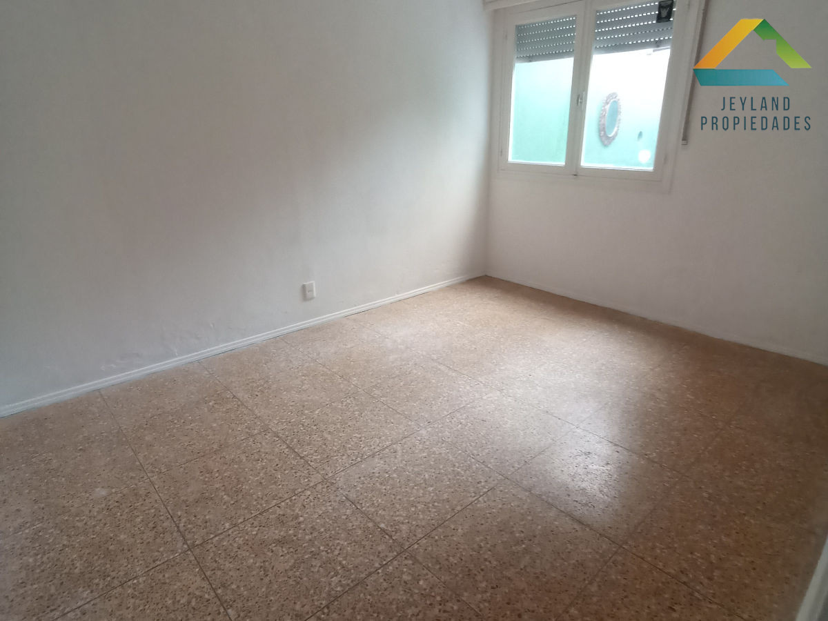 Apartamento ID.45 - SE VENDE APARTAMERTO 1 DORM AMPLIO CENTRO DE MALDONADO