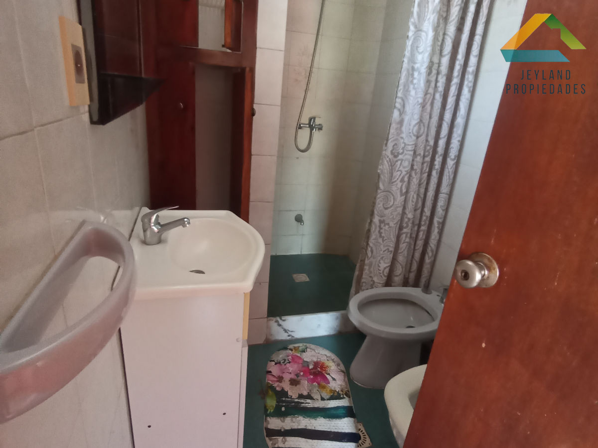 Apartamento ID.61 - SE VENDE LOCAL COMERCIAL Y APTO CENTRO DE MALDONADO