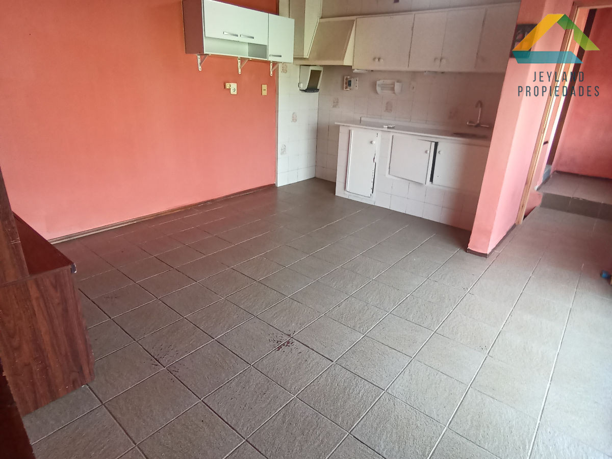 Apartamento ID.61 - SE VENDE LOCAL COMERCIAL Y APTO CENTRO DE MALDONADO