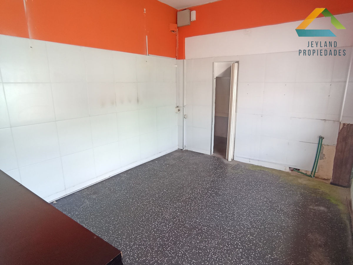 Apartamento ID.61 - SE VENDE LOCAL COMERCIAL Y APTO CENTRO DE MALDONADO