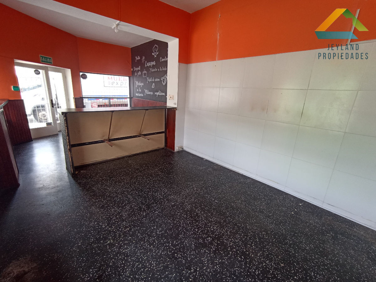 Apartamento ID.61 - SE VENDE LOCAL COMERCIAL Y APTO CENTRO DE MALDONADO