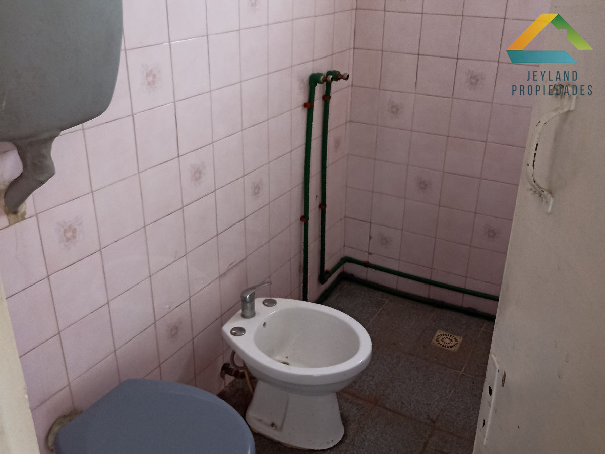 Apartamento ID.61 - SE VENDE LOCAL COMERCIAL Y APTO CENTRO DE MALDONADO