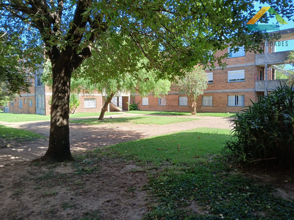 Apartamento ID.74 - SE VENDE APARTAMENTO 1 DORM  EN COMPLEJO B30 SAN CARLOS