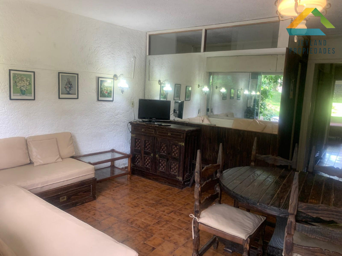 Apartamento ID.75 - SE VENDE  APARTAMENTO TIPO CASA 2 DORMITORIOS EN ARCOBALENO