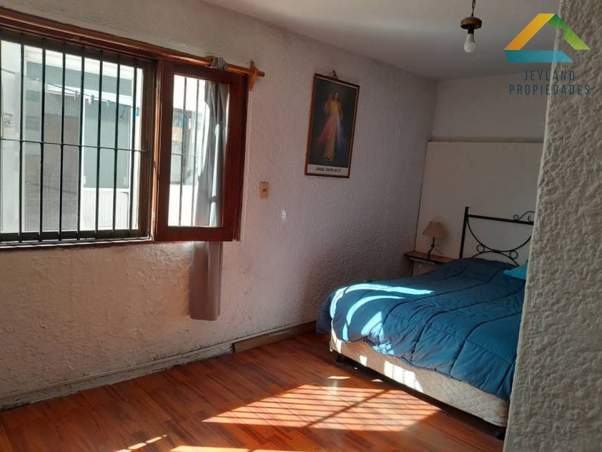 Apartamento ID.86 - SE VENDE CASA  CON 3 DORMITORIOS EN Bº SCALONE MALDONADO 