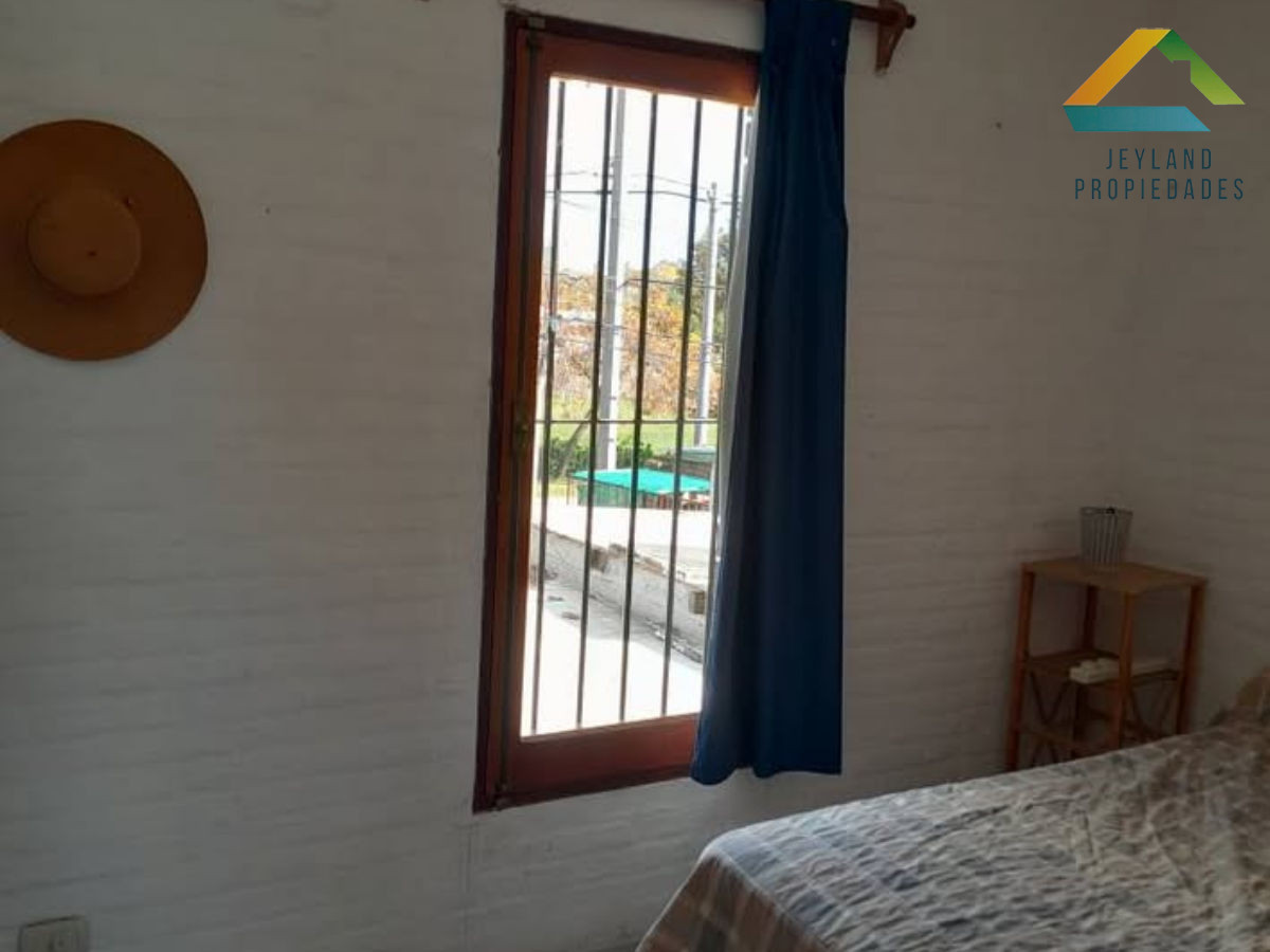 Apartamento ID.86 - SE VENDE CASA  CON 3 DORMITORIOS EN Bº SCALONE MALDONADO 