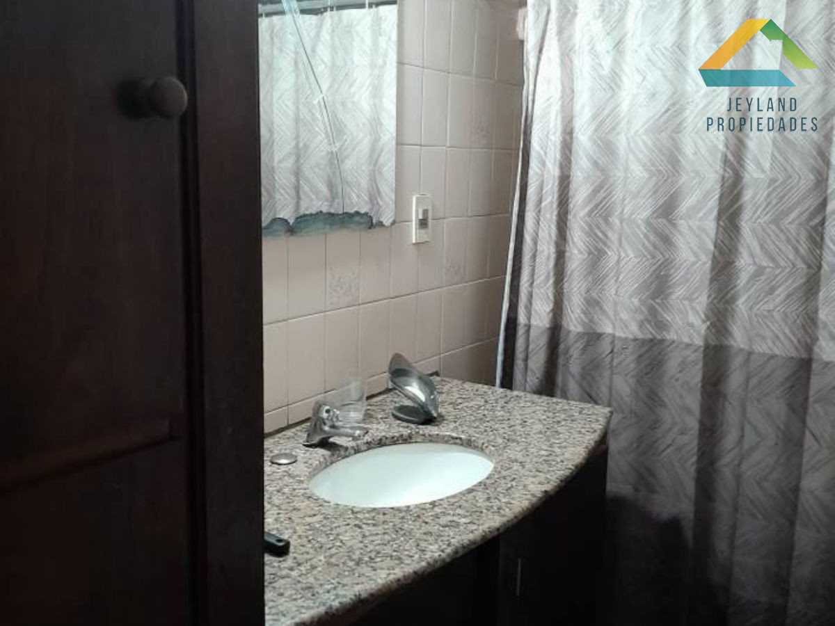 Apartamento ID.86 - SE VENDE CASA  CON 3 DORMITORIOS EN Bº SCALONE MALDONADO 