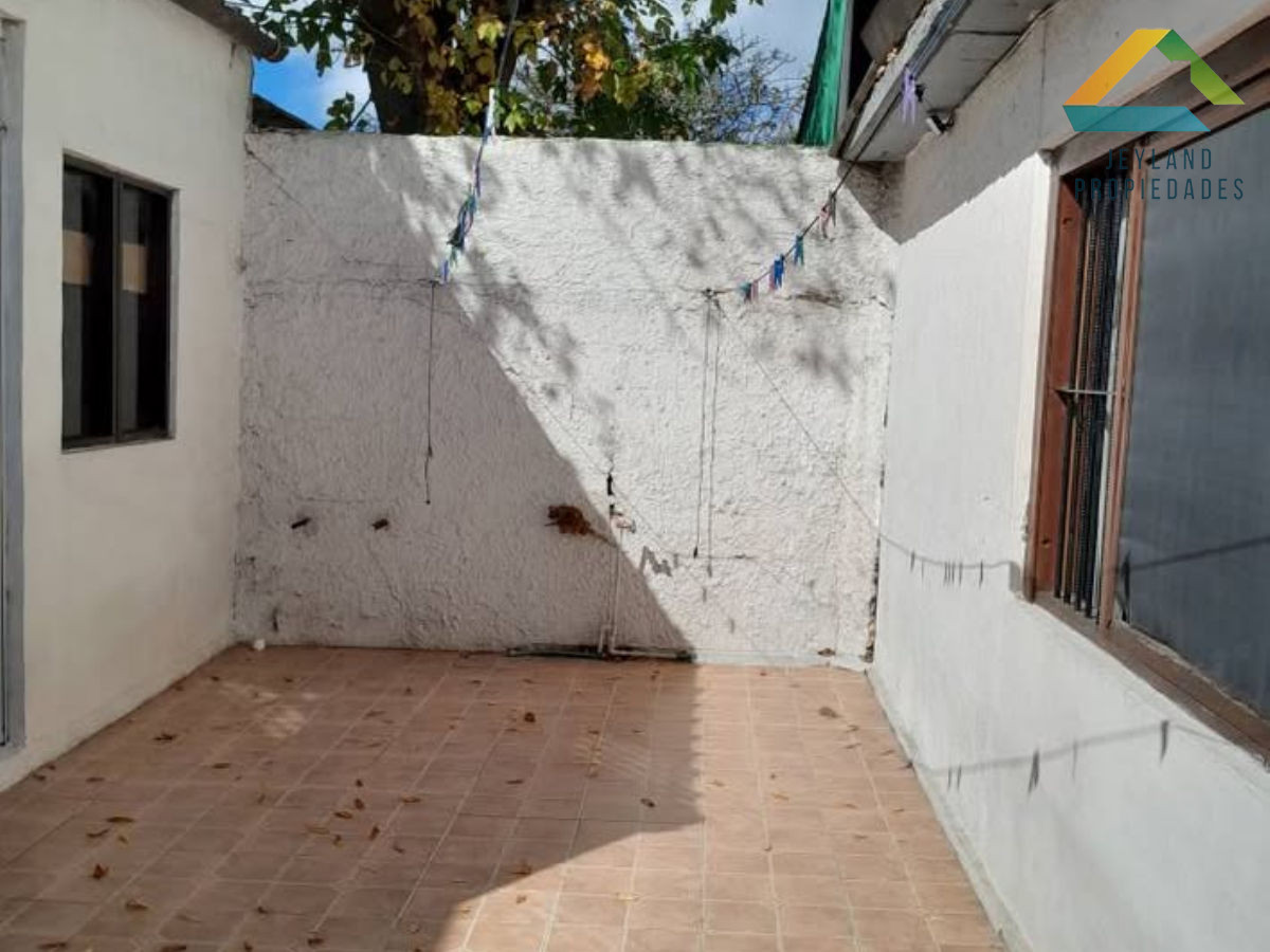 Apartamento ID.86 - SE VENDE CASA  CON 3 DORMITORIOS EN Bº SCALONE MALDONADO 