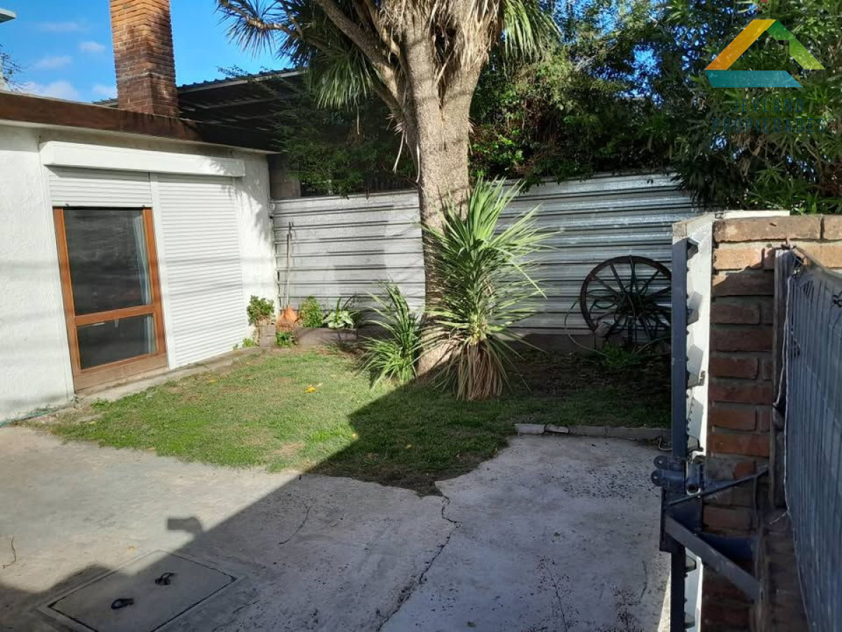 Apartamento ID.86 - SE VENDE CASA  CON 3 DORMITORIOS EN Bº SCALONE MALDONADO 