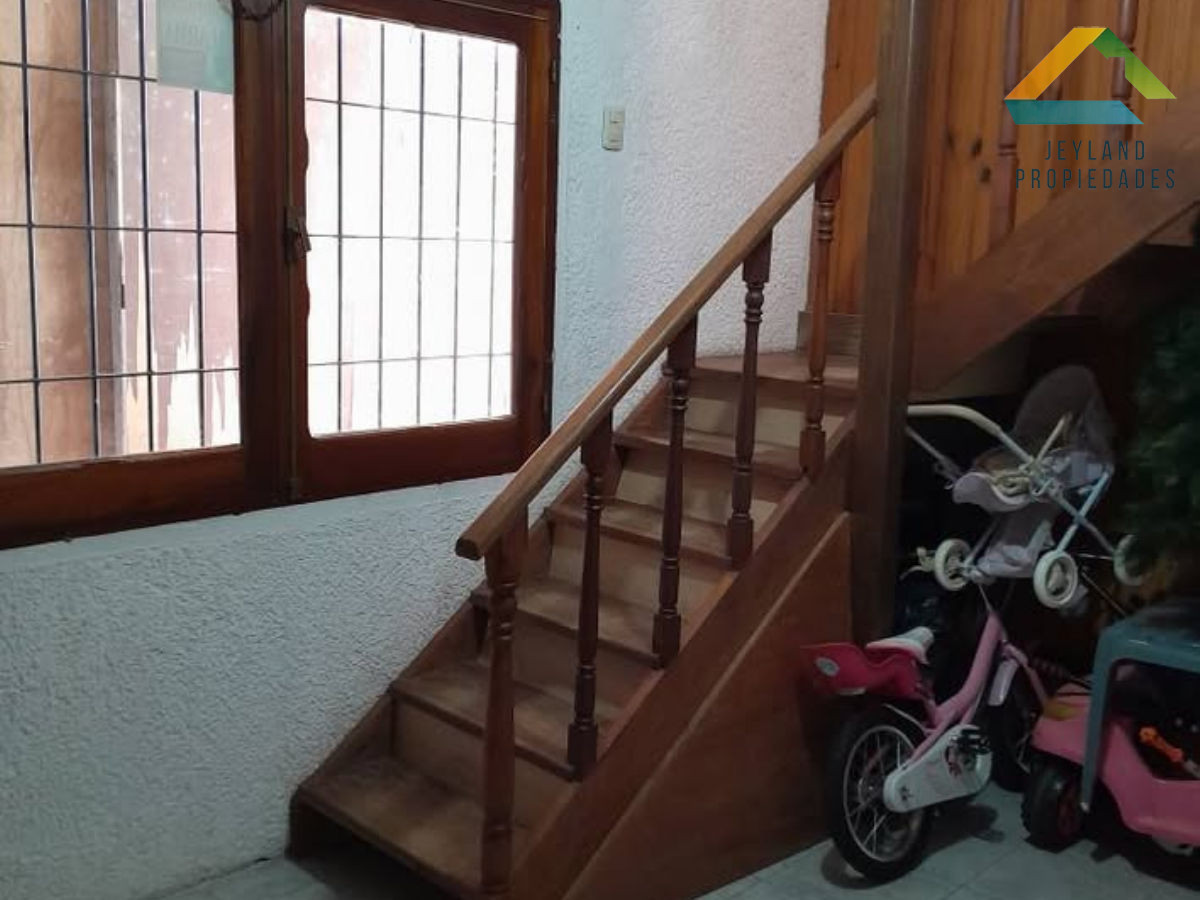 Apartamento ID.86 - SE VENDE CASA  CON 3 DORMITORIOS EN Bº SCALONE MALDONADO 