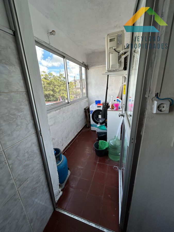 Apartamento ID.9 - SE VENDE APARTAMENTO 3 DORM PRIMER PISO EN COMPLEJO B25 CENTRO