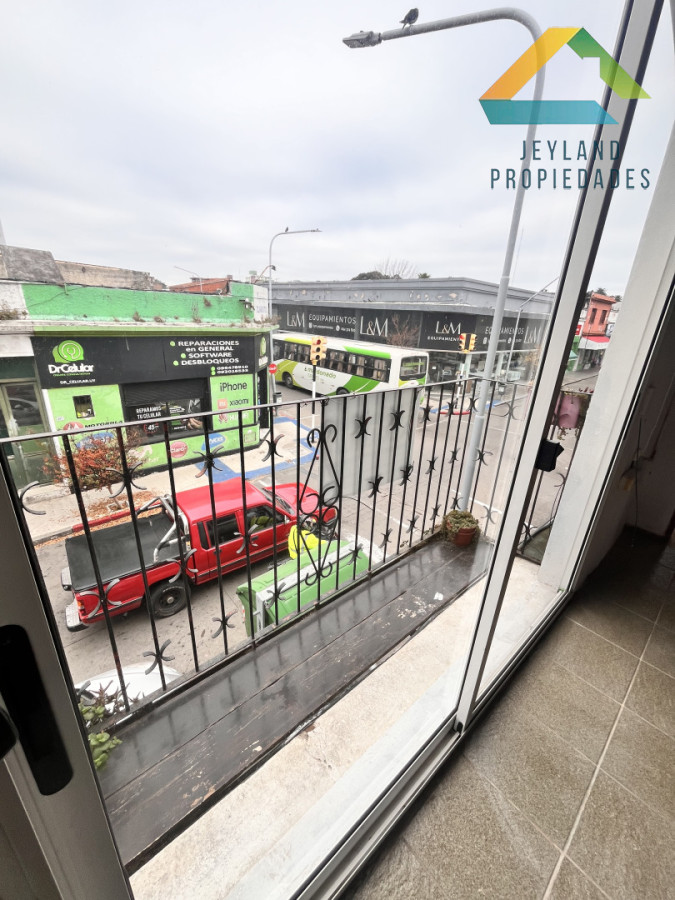 Apartamento ID.472 - SE ALQUILA OFICINA O VIVIENDA CENTRO MALDONADO