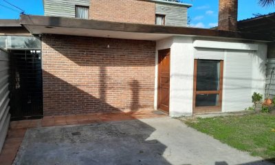 SE VENDE CASA  CON 3 DORMITORIOS EN Bº SCALONE MALDONADO