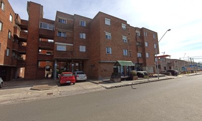 SE VENDE APARTAMENTO 3 DORM PRIMER PISO EN COMPLEJO B25 CENTRO
