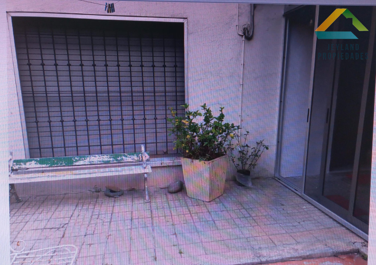 Casa ID.203 - SE ALQUILA CASA EN SAN CARLOS CON  LOCAL COMERCIAL 