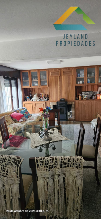 Casa ID.203 - SE ALQUILA CASA EN SAN CARLOS CON  LOCAL COMERCIAL 