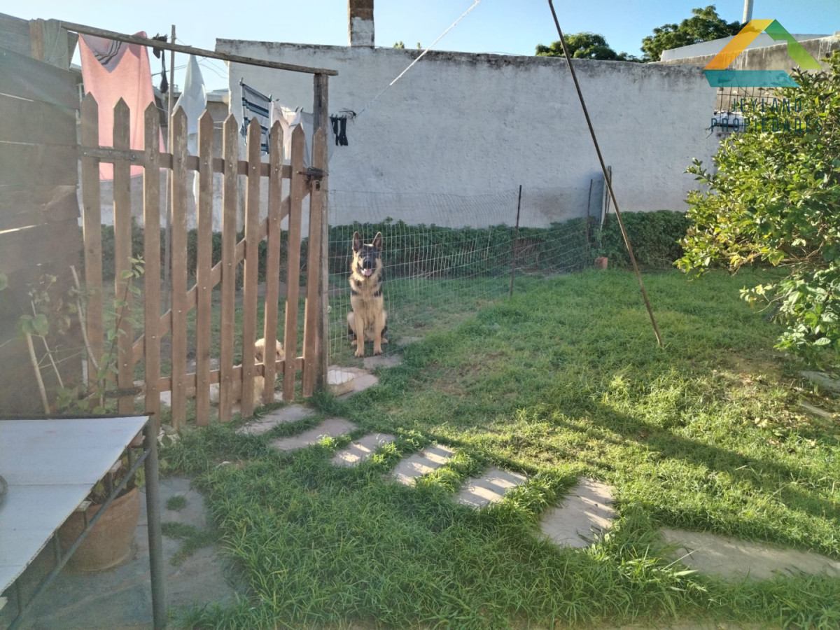 Casa ID.249 - SE VENDE CASA EN BARRIO RIVERA MAS 2 APTOS 