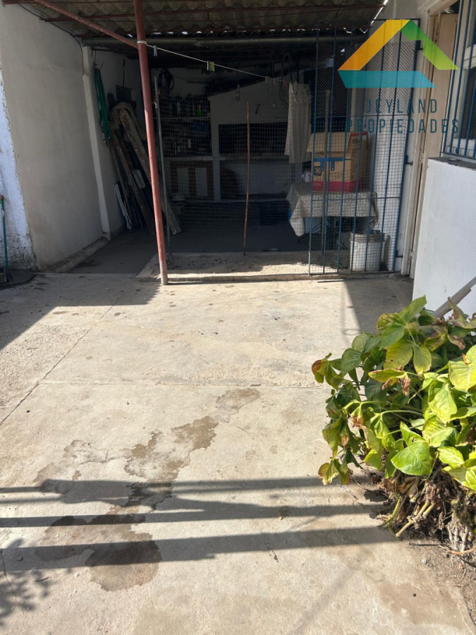 Casa ID.249 - SE VENDE CASA EN BARRIO RIVERA MAS 2 APTOS 