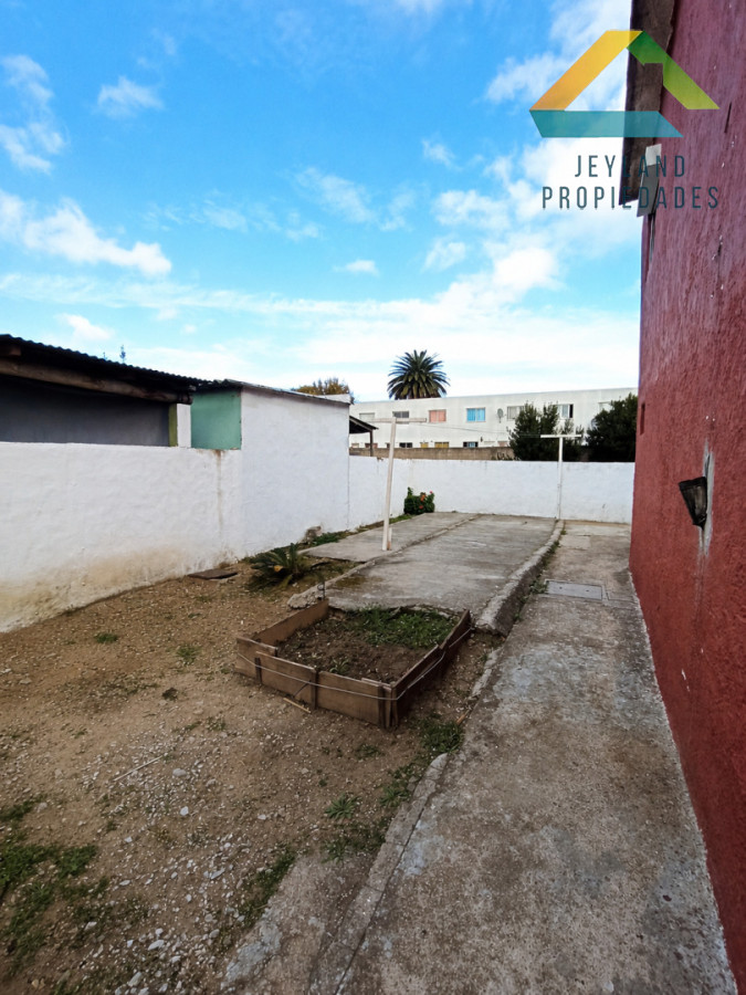 Casa ID.551 -  SE ALQUILA CASA DE 2 DORMITORIOS 