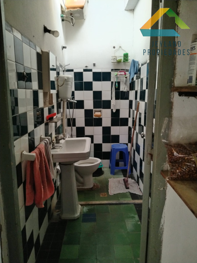 Casa ID.249 - SE VENDE CASA EN BARRIO RIVERA MAS 2 APTOS 