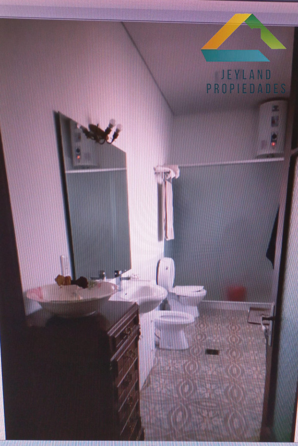 Casa ID.203 - SE ALQUILA CASA EN SAN CARLOS CON  LOCAL COMERCIAL 