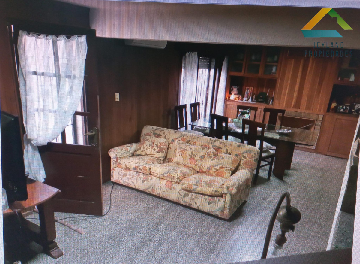 Casa ID.203 - SE ALQUILA CASA EN SAN CARLOS CON  LOCAL COMERCIAL 