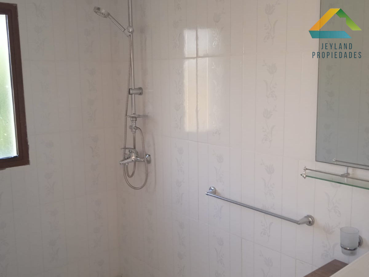 Casa ID.14 - SE VENDE CASA 3 DORMITORIOS EN JARDINES DE CORDOBA