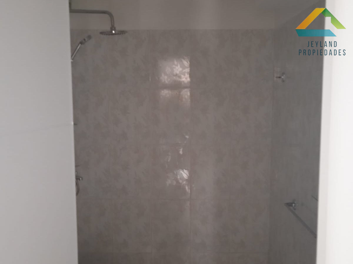 Casa ID.14 - SE VENDE CASA 3 DORMITORIOS EN JARDINES DE CORDOBA