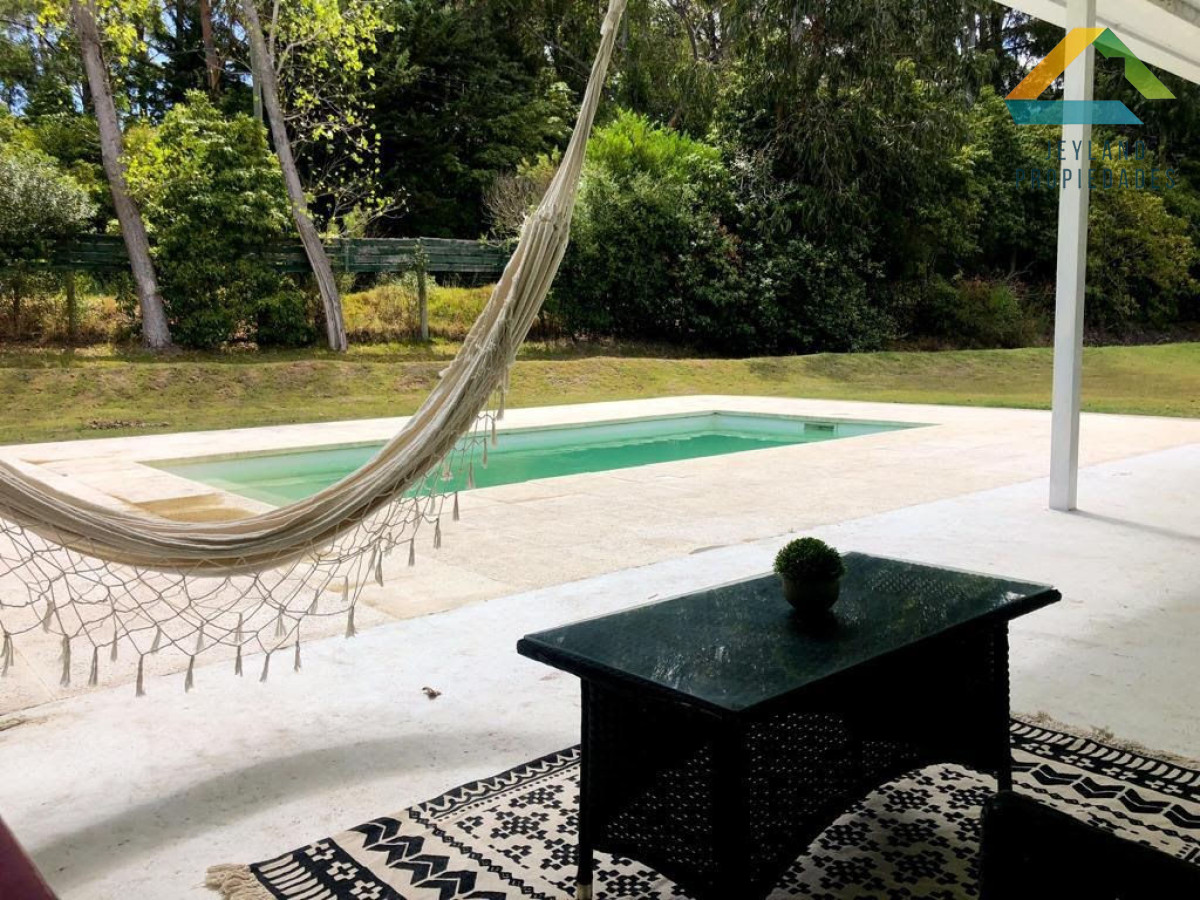 Casa ID.26 - SE VENDE MODERNA CASA 4 DORM EN PUNTA BALLENA BÂ° PRIVADO