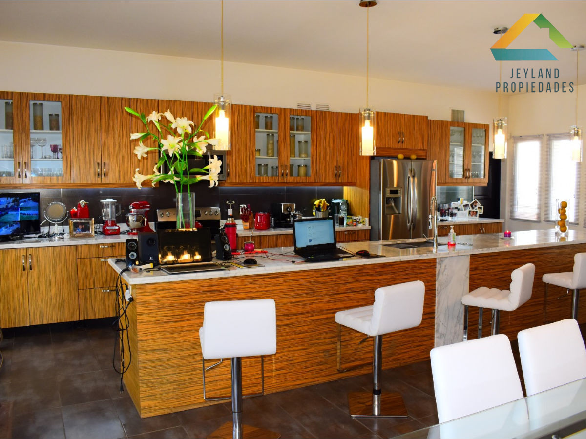 Casa ID.27 - SE VENDE CASA 3 DORM 3 BAÃ‘OS PISCINA  PUNTA DEL ESTE