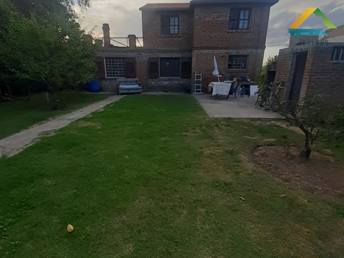 Casa ID.41 - SE VENDE CASA 2 DORM EN BARRIO LAUSANA AMPLIO TERRENO