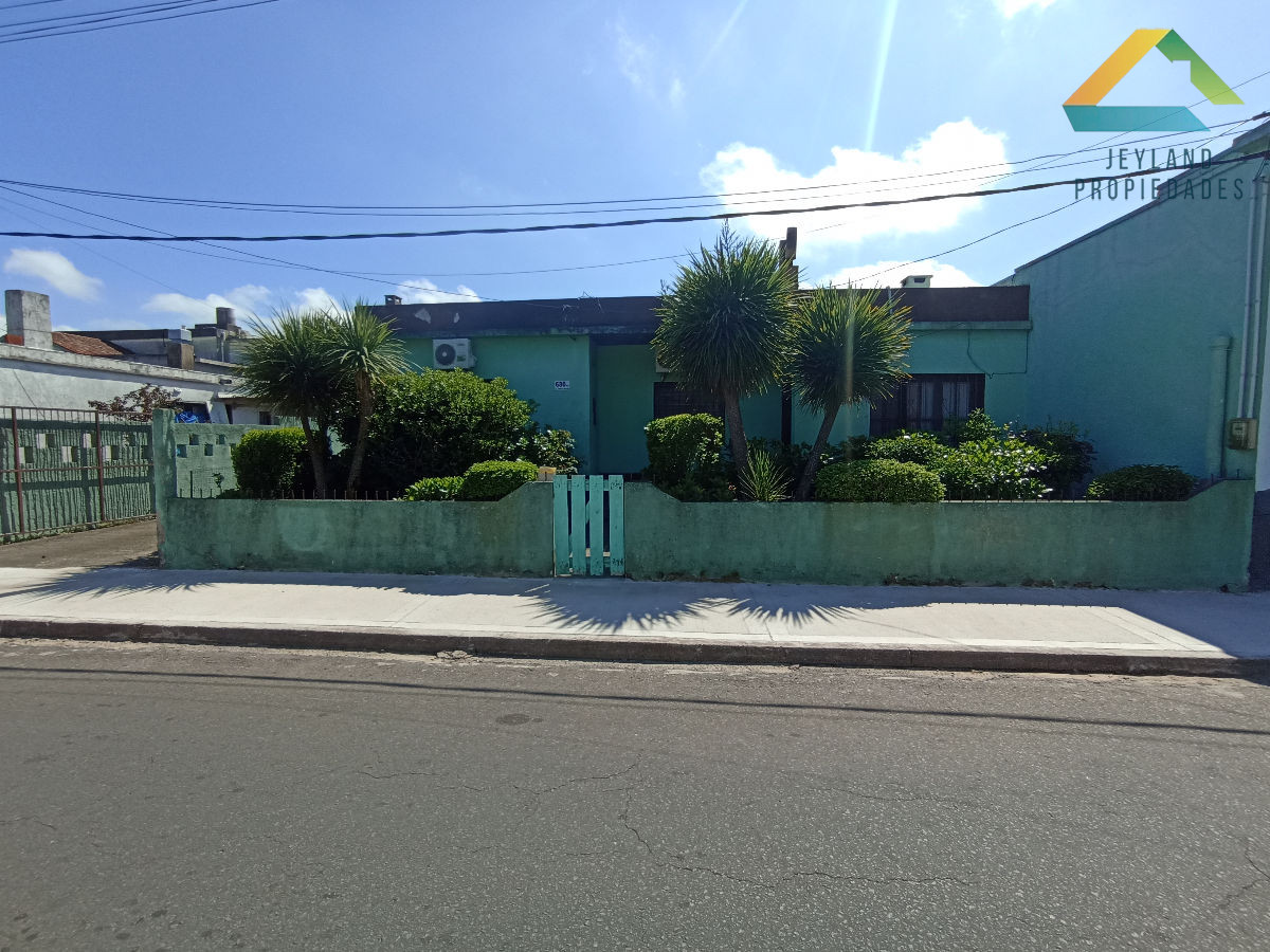 Casa ID.54 - SE VENDE CASA AMPLIA 3 DORMITORIOS CENTRO MALDONADO